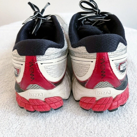 Brooks Revenna Men's White Red Running Shoe Sneaker Sz 9 / 42.5- 1101861D146 - Picture 7 of 13